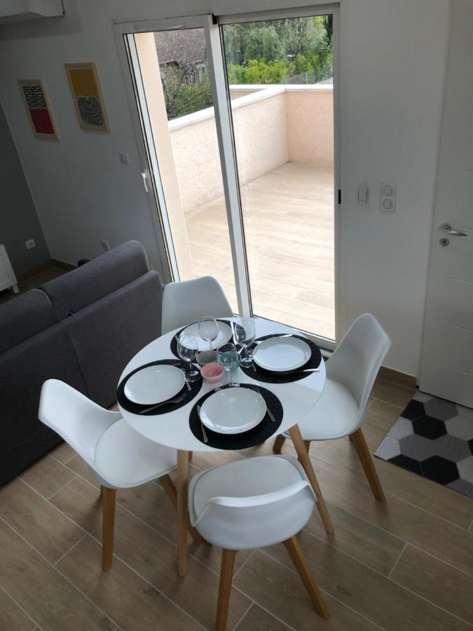 La Parenthese Balneo T2 Cosy De 40M² Avec Terrasse Apartment Ternay  Exterior foto
