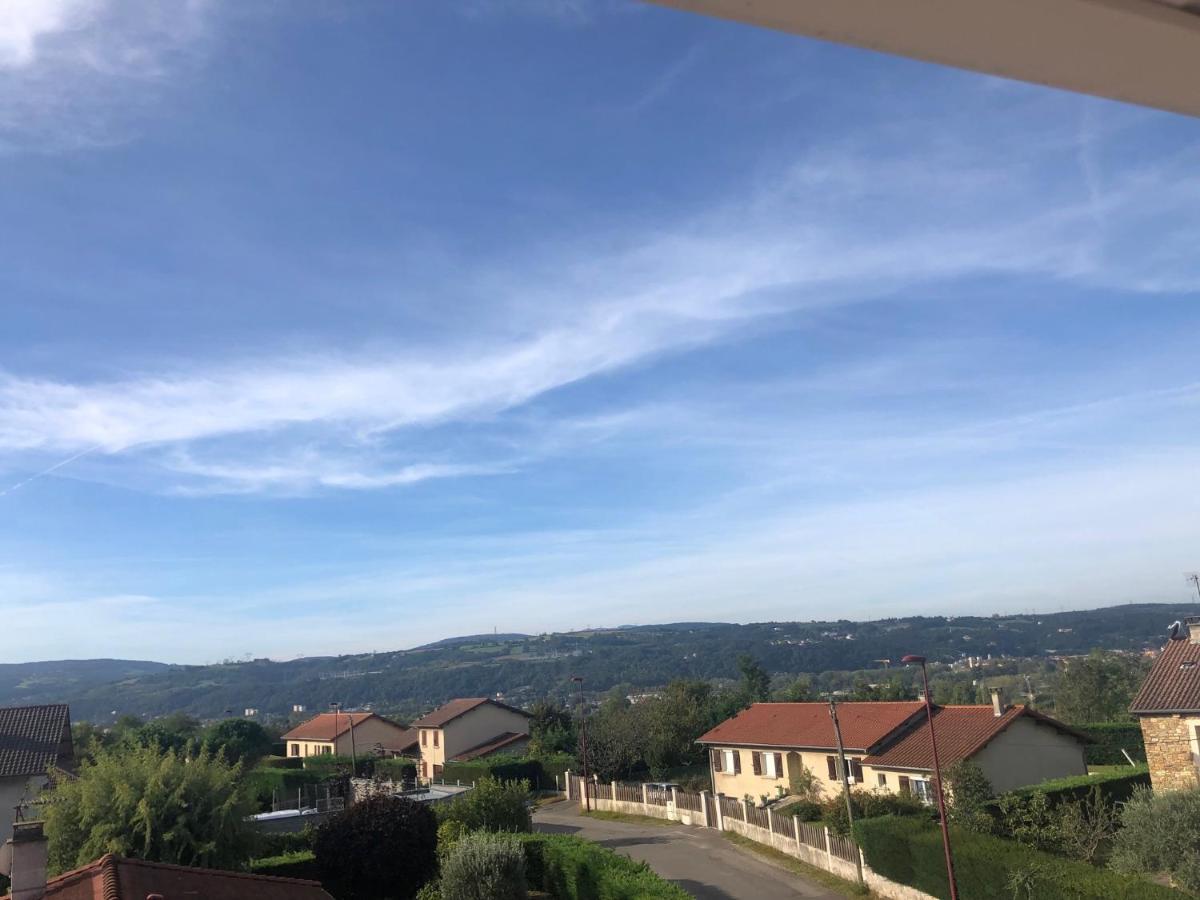 La Parenthese Balneo T2 Cosy De 40M² Avec Terrasse Apartment Ternay  Exterior foto